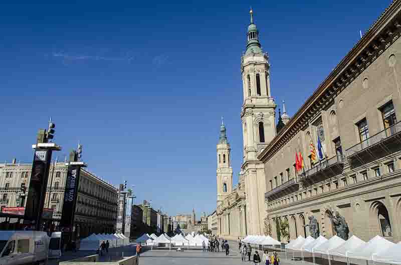 Zaragoza 14 - plaza del Pilar.jpg